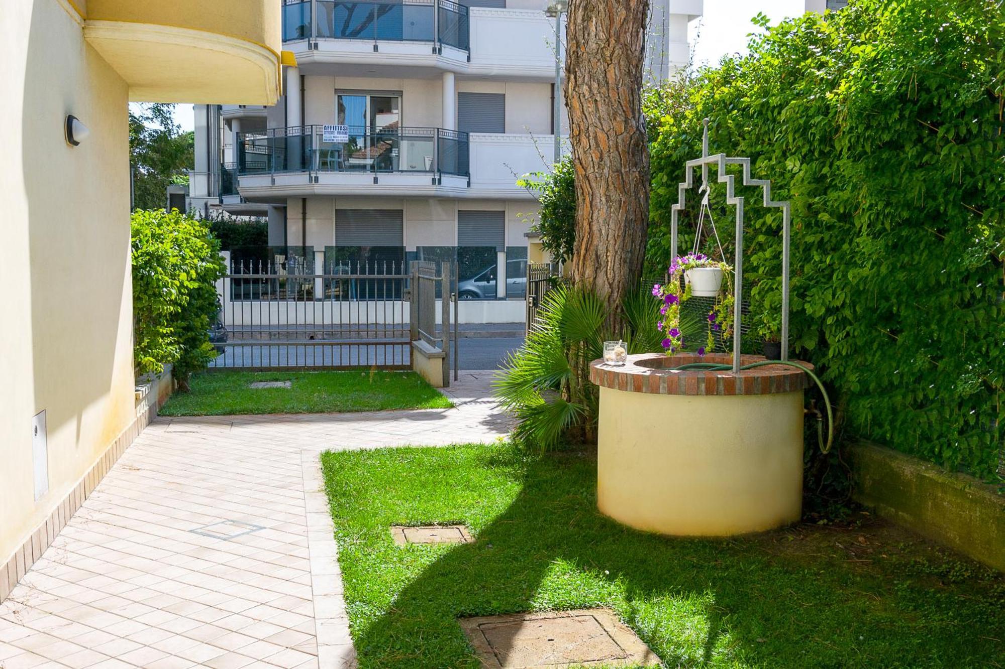 Residenza Raggio Apartment Riccione Exterior photo