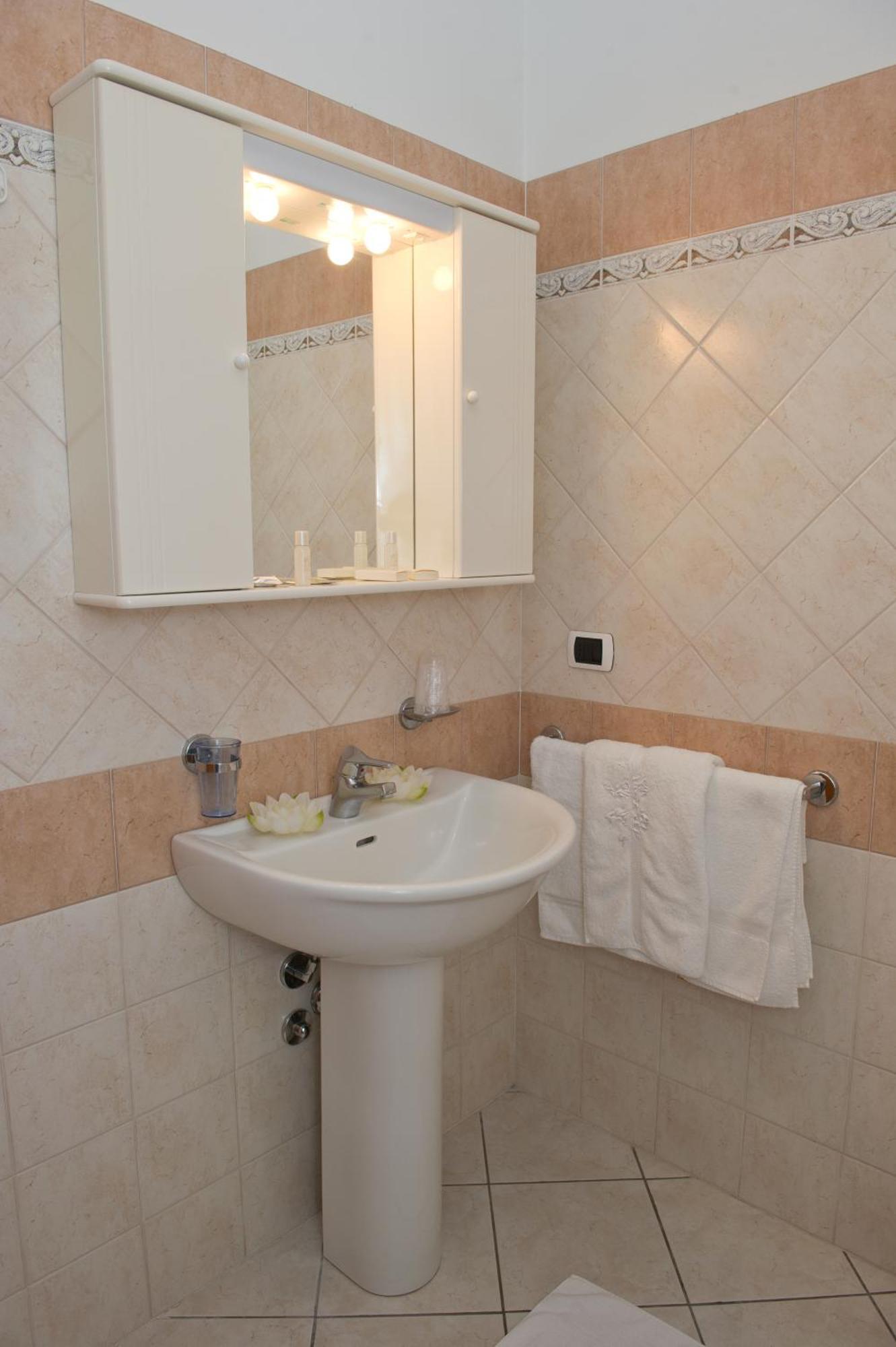 Residenza Raggio Apartment Riccione Exterior photo