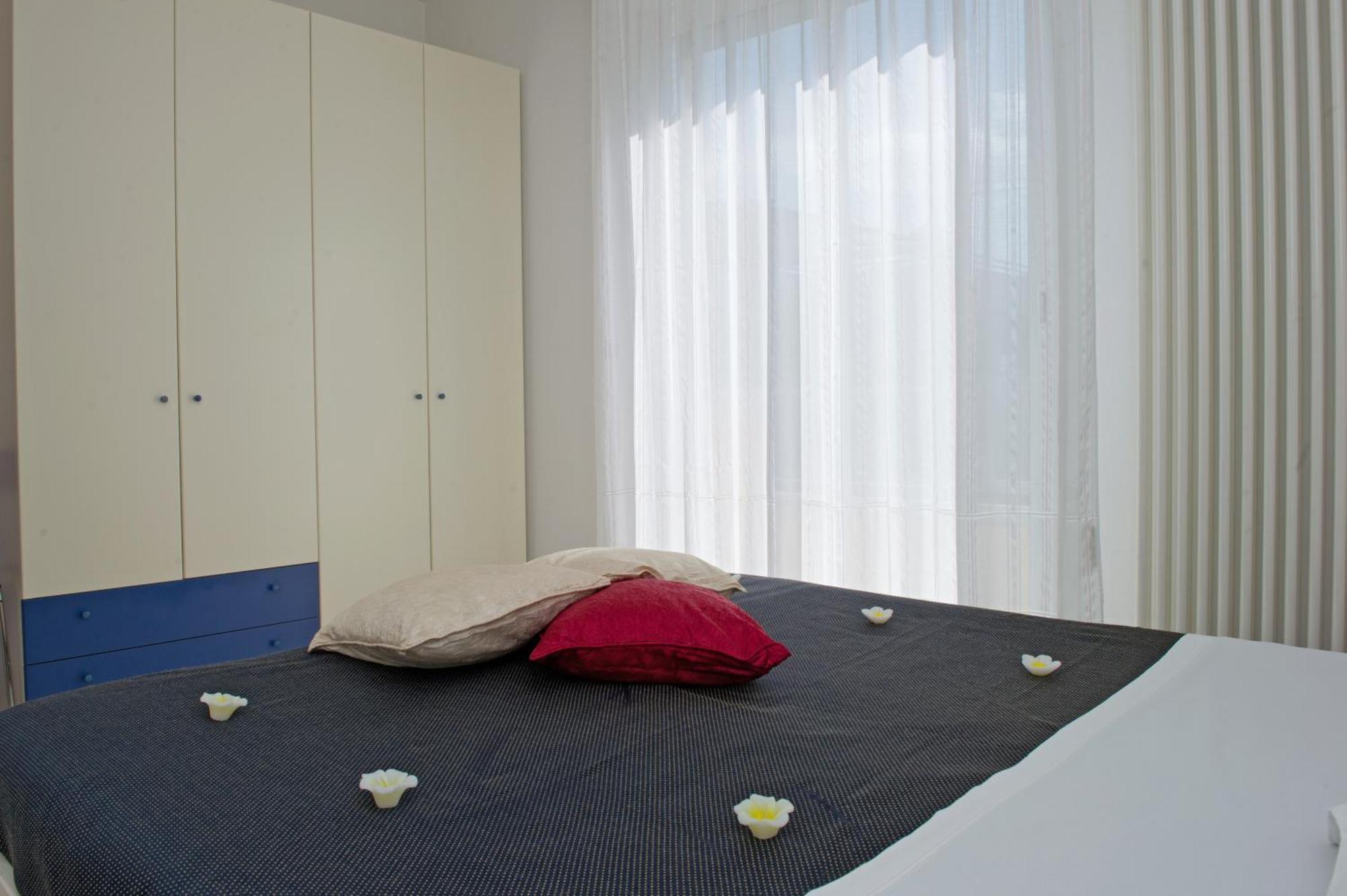 Residenza Raggio Apartment Riccione Exterior photo